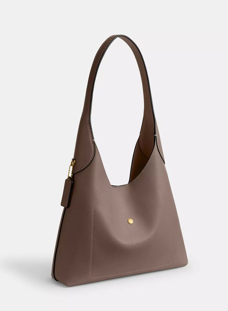 كوتش اوت ليت حقيبة كتف كوتش بروكلين 28، حقيبة كتف نسائية، حقيبة يد نسائية، حقيبة سفر نسائية، 28 سم - لون حجري داكن - Image 2